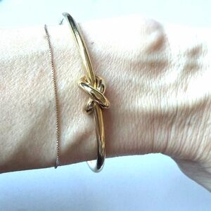 NWOT MVMT Knot Cuff in Gold